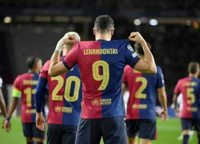 فليك يعلق على رحيل ليفاندوفسكي عن برشلونة