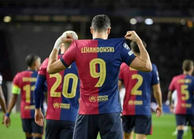 فليك يعلق على رحيل ليفاندوفسكي عن برشلونة